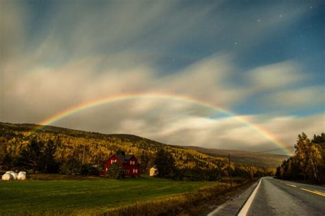 We All Know Rainbows But Have You Ever Seen a Moonbow - A Night Rainbow ...