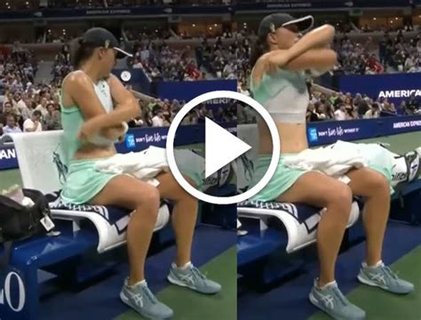 Video Swiatek Caught In Sports Bra During Us Open Match At The Arthur