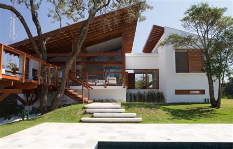 Casa de campo de madera y hormigón de 280 metros cuadrados - Planos de ...