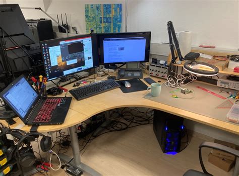 An Elektor Engineer S Workspace For Embedded Software Development