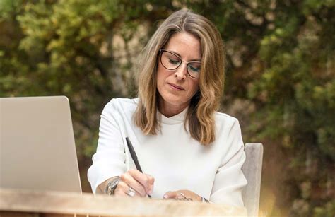 15 Best Life Coaching Podcasts You Should Listen To 2025 Life Coach