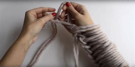 C Mo Tejer Con Las Manos O Hacer Arm Knitting Hogarmania