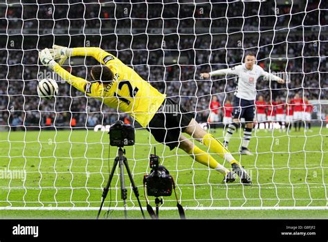 Manchester United Goalkeeper Ben Foster Hi Res Stock Photography And