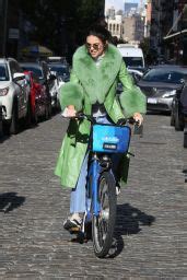 Kendall Jenner Riding A Citi Bike In Soho In Nyc Celebmafia