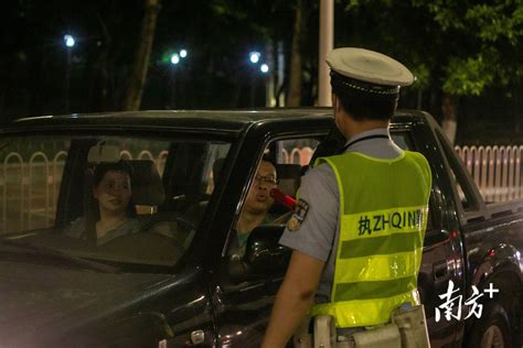 图集｜现场直击珠海交警深夜查酒驾 钱文攀 执勤点 检查