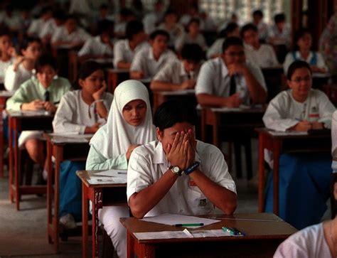 Pelajar Tak Dapat Sijil Spm Silibus Lebih Kepada Nak Jual Buku