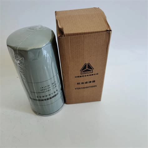 Sinotruk HOWO Spare Parts Oil Filter Vg61000070005 For Dump Truck