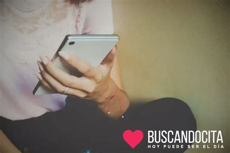 20 frases infalibles para empezar una conversación en Tinder