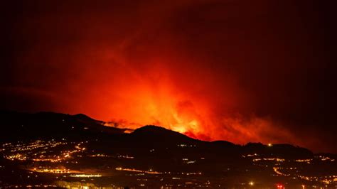 Waldbrände auf Teneriffa 2023 Flammen erfassen 7 Prozent der