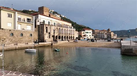 Il Borgo Marinaro Di Santa Maria Di Castellabate Nel Cilento Campania