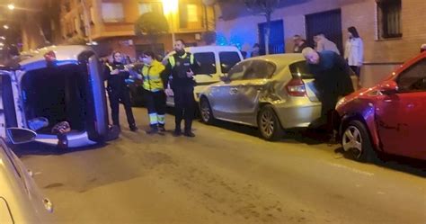 Un Conductor Bebido Colisiona Contra Tres Coches Aparcados En Vila Real