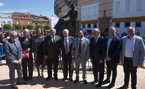 La Inauguración del monumento a Curro Romero en la plaza de toros de La