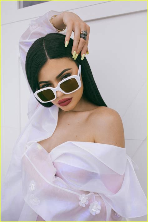 Kylie Jenner Debuts New Quay Australia Sunglasses Line Photo 3965633