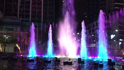 Uptown Mall Dancing Fountain Christmas Show 2017 Youtube