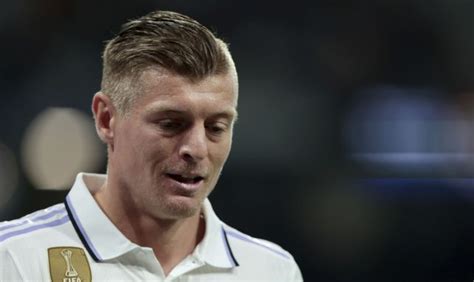 Real Madrid Toni Kroos Prolonge Jusquen 2024