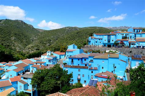 El Pueblo De Los Pitufos Es Real Y Se Encuentra En Espa A