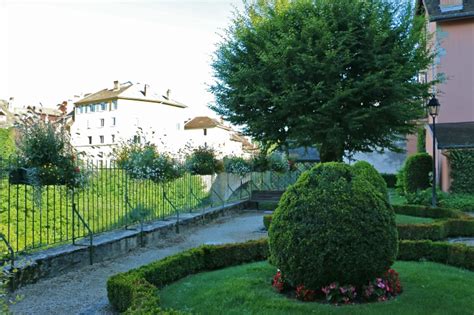 Photo Le Pont De Beauvoisin Jardin De La Salle Capitulaire