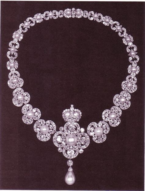 England Queen Victorias Golden Jubilee Necklace 1887 The Centre