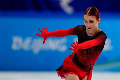 The Best Figure Skating Fashion of the 2022 Beijing Winter Olympics ...