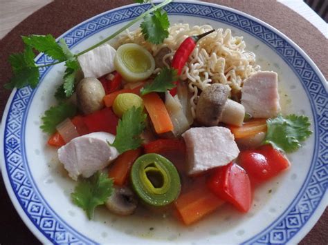 Asiatische Hühner Nudelsuppe Rezept mit Bild kochbar de