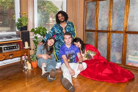 ROMANTIC Mannequin Pussy LETRAS