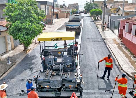 Novo pacote de recapeamento asfáltico inclui 11 vias em diferentes bairros