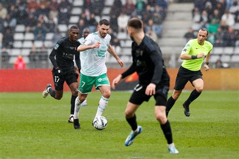 Ligue 2 Lasse Freinée Par Le Paris Fc Et Sa Pelouse Déplorable