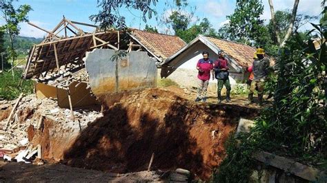 Kasus Pergerakan Tanah Di Bandung Barat Pvmbg Sebut Banyak Faktor