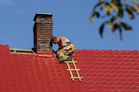 FOUR REASONS TO NEVER INSTALL YOUR OWN ROOF