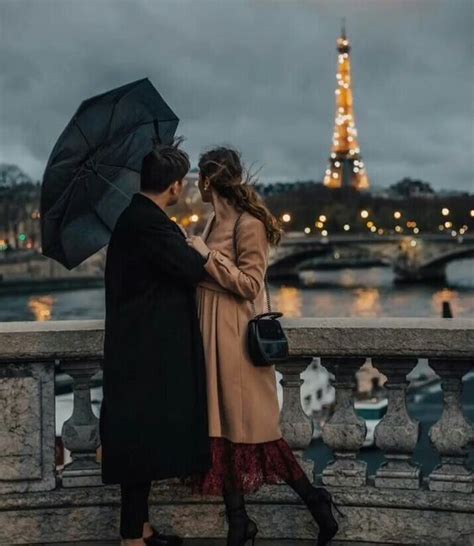 Pin By Cc On Incredible Cities Romantic Photos Couples Paris Couple Paris Engagement Photos