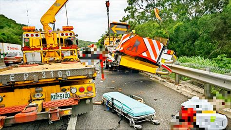 疑疲勞駕駛 聯結車撞工程緩撞車 2工人喪命 社會 自由時報電子報