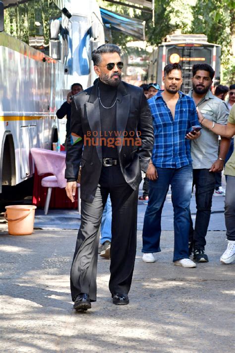 Photos Madhuri Dixit Suniel Shetty And Abhishek Kumar Snapped On The