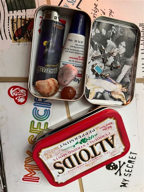 Pin By Kathia Landeros On Altoids In Mint Tins Mint Tin Crafts