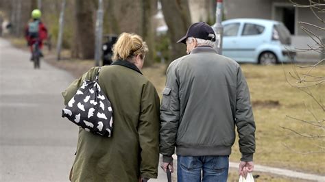 Skillnaden Mellan Kvinnors Och Mäns Livslängd Minskar Nyheter Ekot