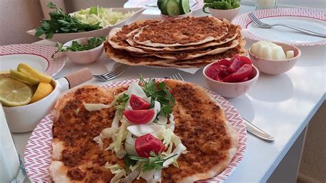 Evde Lahmacun Nas L Yap L R Lahmacun Hamuru Tarifi Tavada Lahmacun