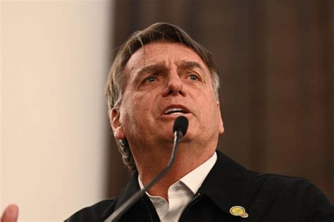 Bolsonaro diz que não viu nada demais na aprovação da PEC que limita