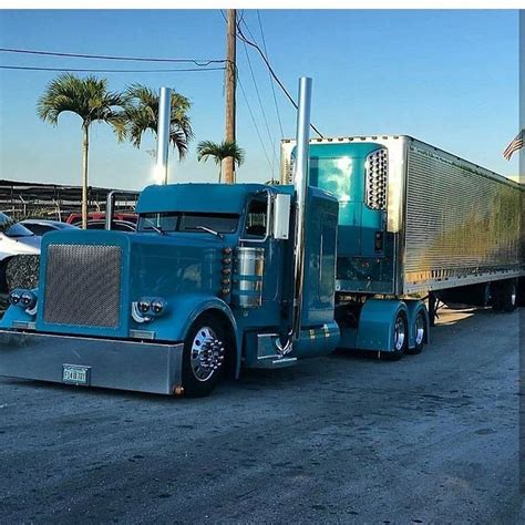 Semitrckn Peterbilt Custom With Matchin Reefer