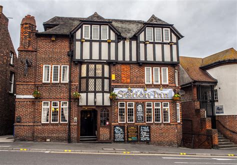 Pubs in Whitby that show Sky Sports - Shoreline Cottages