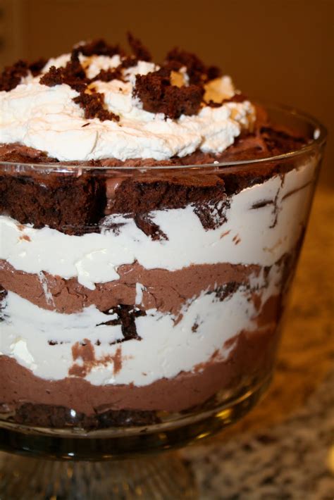 Amelia's Cookbook: Chocolate Mousse Trifle