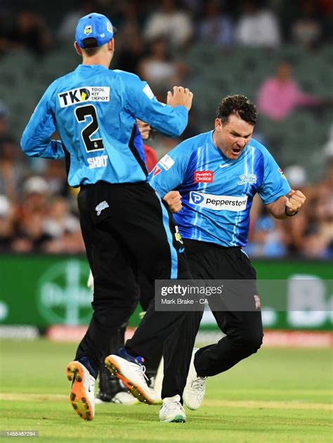 Ben Manenti Of The Strikers Celebrates The Wicket Of Aaron Finch News Photo Getty Images