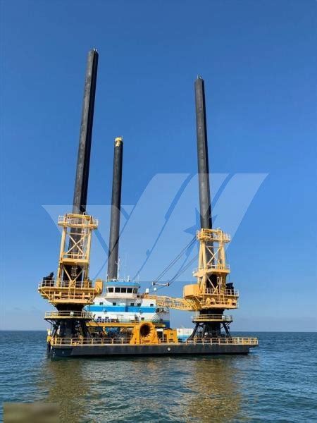 M Pax Ts Crane Jack Up Ship For Charter