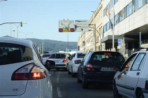 Tráfico caótico en el centro al cerrar el túnel de Beiramar