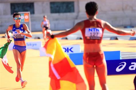 Las Im Genes M S Emocionantes Del Oro Mundial De Mar A P Rez Llega A