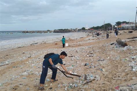 Pemerintah Tangani Sampah Plastik Di Enam Sungai Jawa Bali Balipost