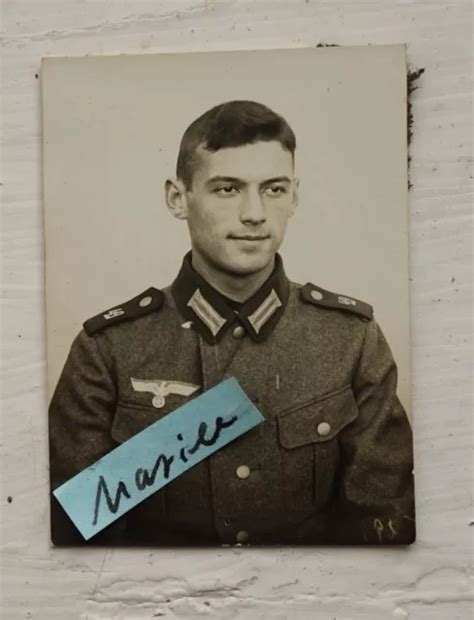 FOTO ALT WK2 Portrait Passbild Ausweis Regiment 49 Breslau Stempel