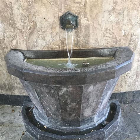 Le Jet D Eau N Est Pas La Seule Fontaine Gen Ve Voici Une De Mes