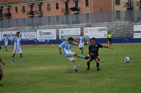 Calcio Eccellenza Fbc Saronno Vergiatese In Diretta Il Saronno