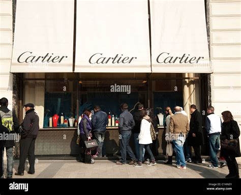 Paris, France - Cartier store Stock Photo - Alamy