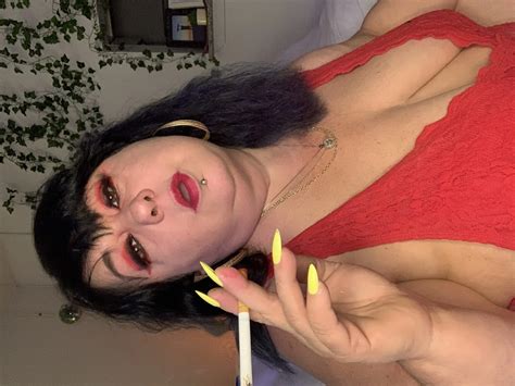 Blanca Takes A Smoke Break Nude Pics Xhamster