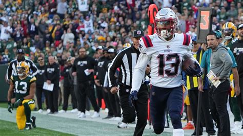 Packers Qb Aaron Rodgers Throws Fourth Career Pick Six Vs Patriots